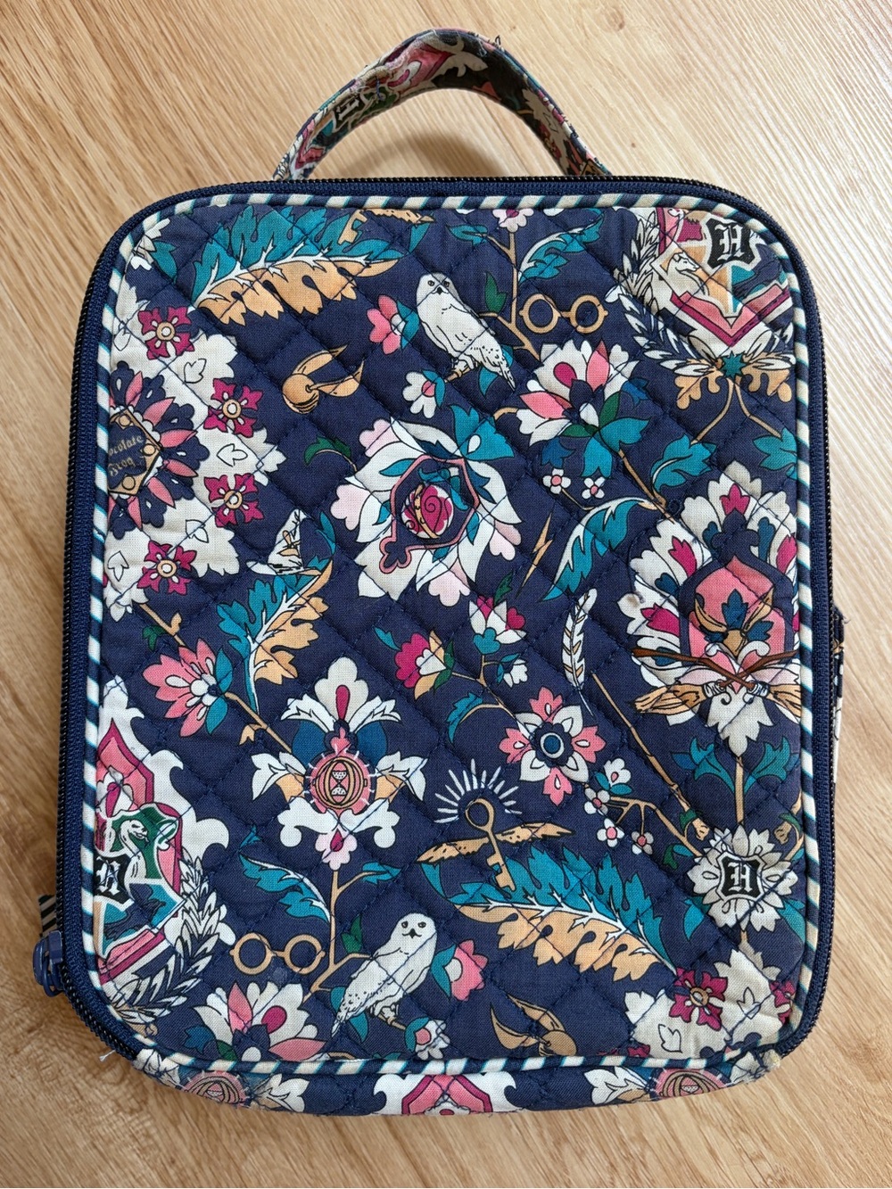 Vera Bradley Harry Potter Hogwarts Lunch Box Bag Tote Quilted Insulated - Picture 2 of 8